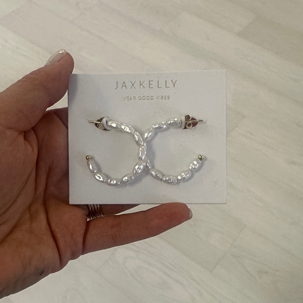 NWT Jax Kelly Pearl Hoops